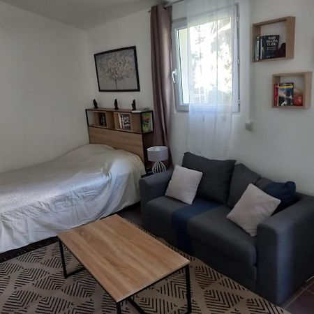 Maisonnette Au Calme Gennevilliers Exterior photo