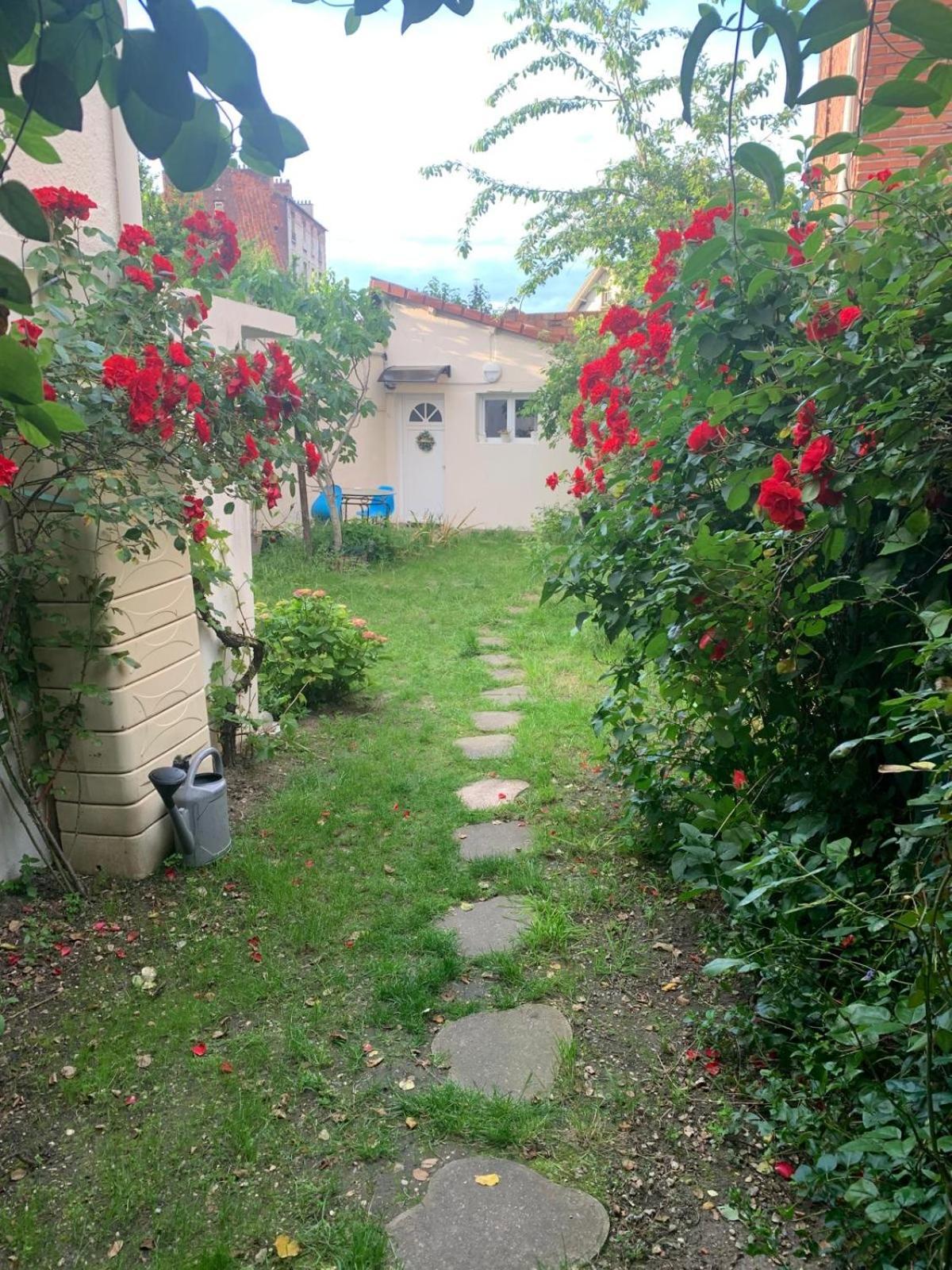 Maisonnette Au Calme Gennevilliers Exterior photo